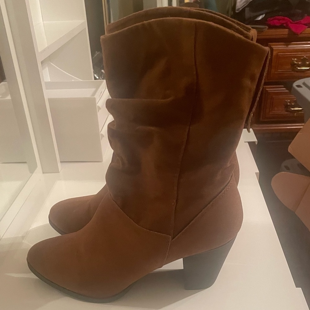 Ladies size 9M Rampage boots